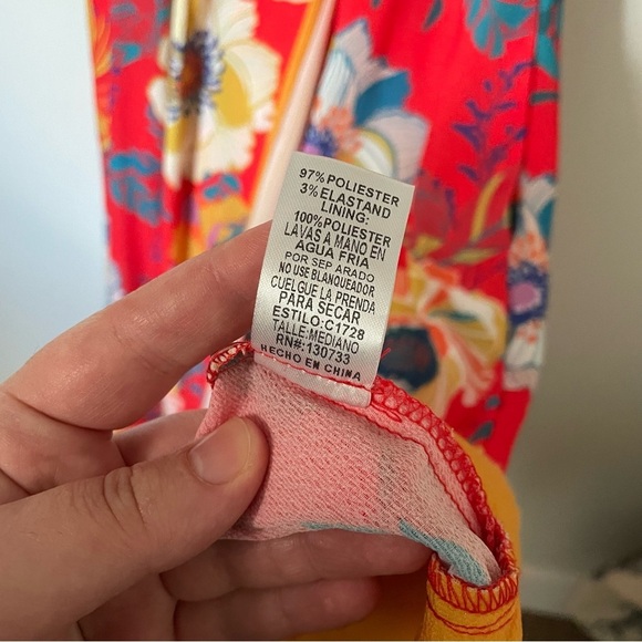 Umgee Floral Faux Wrap Stretchy Dress Size Medium - Picture 8 of 8